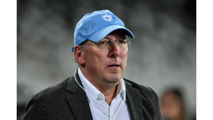 RJ - RIO DE JANEIRO - 18/04/2024 - BRASILEIRO A 2024, BOTAFOGO X ATLETICO-GO - John Textor presidente da SAF do Botafogo durante partida contra o Atletico-GO no estadio Engenhao pelo campeonato Brasileiro A 2024. Foto: Thiago Ribeiro/AGIF