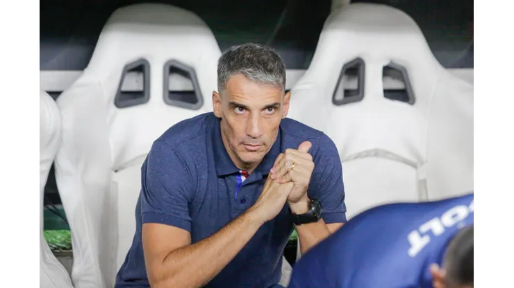 Vojvoda tecnico do Fortaleza durante partida contra o Altos no estadio Arena Castelao pelo campeonato Copa Do Nordeste 2024. Lucas Emanuel/AGIF
