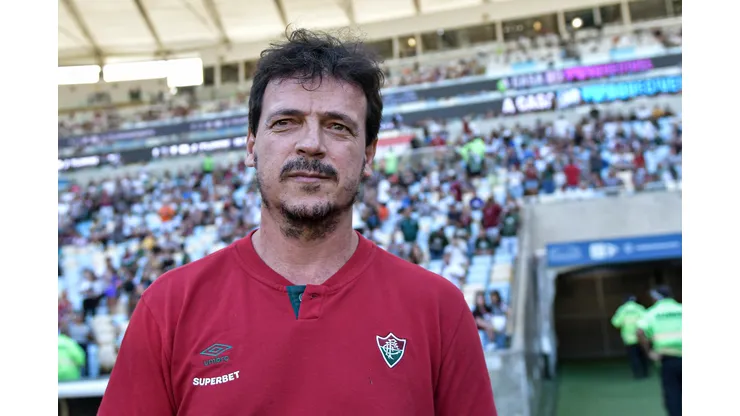 RJ - RIO DE JANEIRO - 20/04/2024 - BRASILEIRO A 2024, FLUMINENSE X VASCO - Fernando Diniz tecnico do Fluminense durante partida contra o Vasco no estadio Maracana pelo campeonato Brasileiro A 2024.