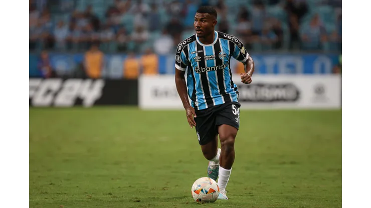 Cuiabano jogador do Gremio durante partida contra o Huachipato no estadio Arena do Gremio pelo campeonato Copa Libertadores 2024. Lateral deixou o clube. Foto: Maxi Franzoi/AGIF