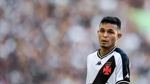 Adson jogador do Vasco durante partida contra o Nova Iguacu no estadio Maracana pelo campeonato Carioca 2024. Atacante foi criticado pela torcida. Foto: Thiago Ribeiro/AGIF