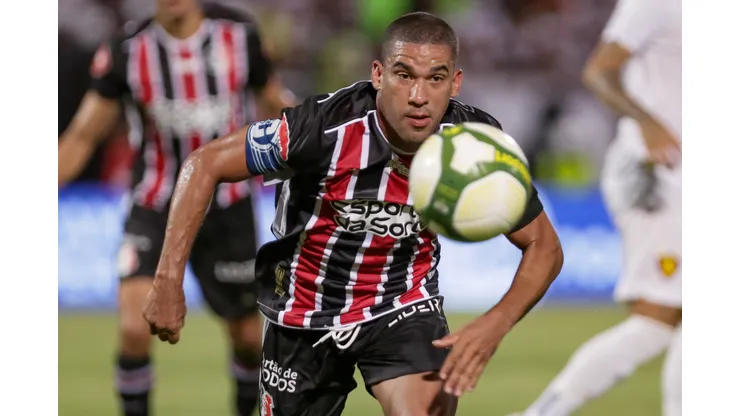Toty foi destaque no Campeonato Pernambucano - Foto: Rafael Vieira/AGIF