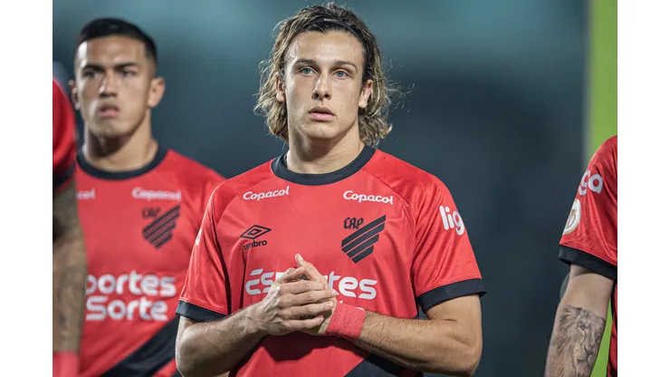 Canobbio jogador do Athletico-PR durante partida contra o Goias no estadio Serrinha pelo campeonato Brasileiro A 2023. Isabela Azine/AGIF