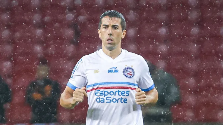 Carlos De Pena jogador do Bahia durante partida contra o Internacional no estádio Beira-Rio pelo campeonato Brasileiro A 2024.