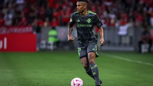 Sport acerta contratação de Dalbert. Foto: Maxi Franzoi/AGIF