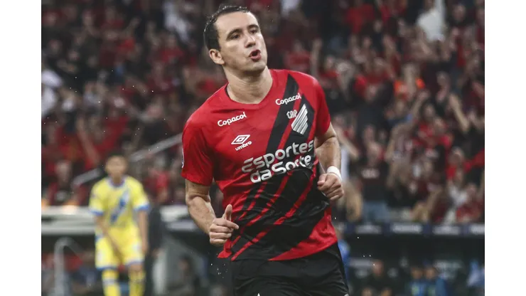 Pablo jogador do Athletico-PR comemora seu gol durante partida contra o Rayo Zuliano no estadio Arena da Baixada pelo campeonato Copa Sul-Americana 2024. Gabriel Rosa Machado/AGIF