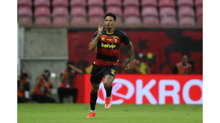 Felipinho comemora gol do Sport durante a partida contra o Ceara na Arena de Pernambuco, pela copa do nordeste 2024, nesta quarta-feira (10). Marlon Costa/AGIF