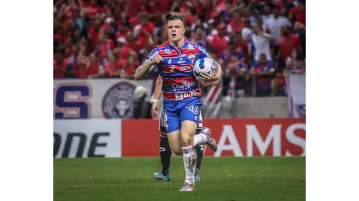 Renato Kayzer durante confronto contra o Colo-Colo na Libertadores de 2022.