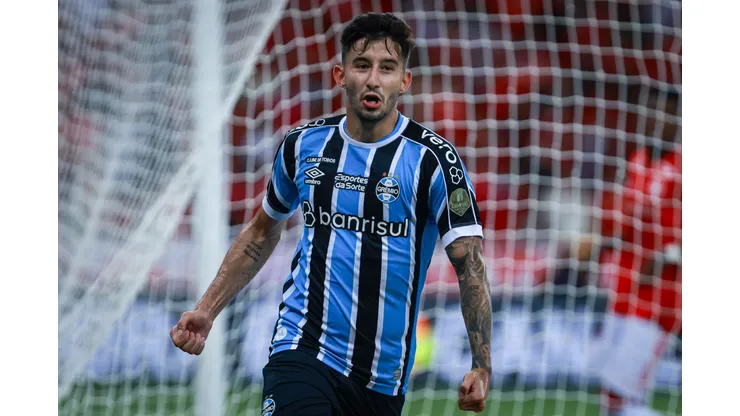 Villassanti é um dos destaques do Grêmio - Foto: Maxi Franzoi/AGIF