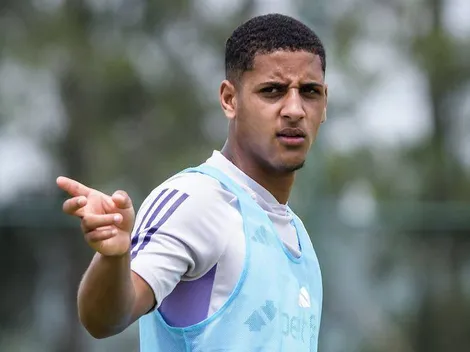 Fernando sofre lesão e retorno ao Cruzeiro é adiado após pedidos da torcida