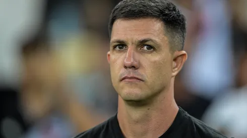 Mauricio Barbieri ex-tecnico do Vasco durante partida contra o Flamengo no estadio Maracana pelo campeonato BRASILEIRO A 2023. Treinador está indo bem no México. Foto: Thiago Ribeiro/AGIF