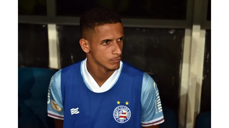 Luciano Juba no banco de reservas do Bahia