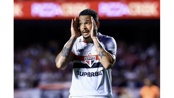 SP - SAO PAULO - 17/03/2024 - PAULISTA 2024, SAO PAULO X NOVORIZONTINO - Luciano jogador do Sao Paulo lamenta durante partida contra o Novorizontino no estadio Morumbi pelo campeonato Paulista 2024. Foto: Marcello Zambrana/AGIF