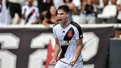 Galdames é uma das novidades do Vasco em 2024. Foto: Thiago Ribeiro/AGIF