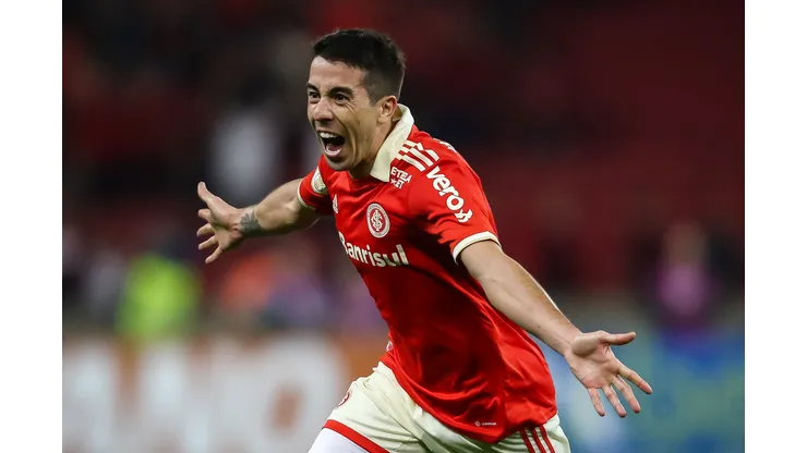 Carlos de Pena reforço do Bahia jogando no Inter em 2022