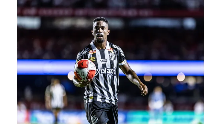 Hayner agora será jogador definitivo do Santos - Foto: Abner Dourado/AGIF