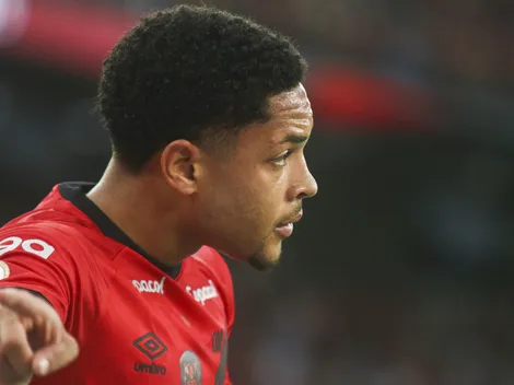 Notícia sobre Vitor Roque chegou voando no Athletico-PR