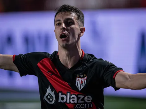 Adson Batista é sincero sobre Shaylon e assunto chega 'voando' ao Internacional