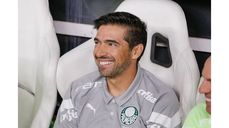 Abel Ferreira tecnico do Palmeiras durante partida contra o Fortaleza no estadio Arena Castelao pelo campeonato Brasileiro A 2023. Foto: Lucas Emanuel/AGIF