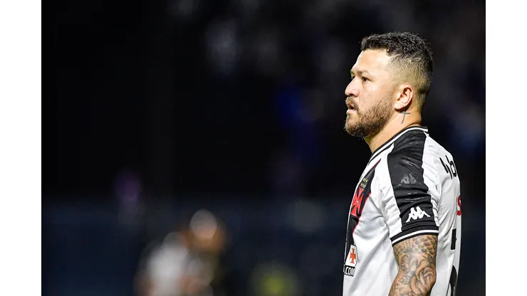 Rossi durante confronto contra o Água Santa na Copa do Brasil.