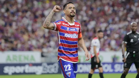 Pikachu jogador do Fortaleza comemora seu gol durante partida contra o Nacional Potosi no estadio Arena Castelao pelo campeonato Copa Sul-Americana 2024. Lucas Emanuel/AGIF