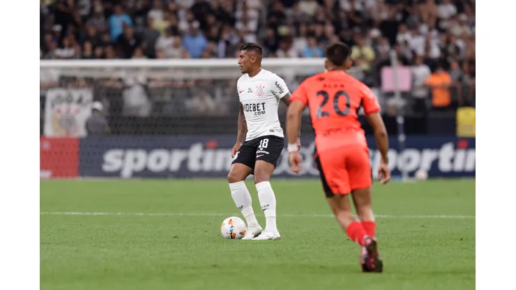 Paulinho não jogava no estádio há 11 meses - Foto: Anderson Romão/AGIF