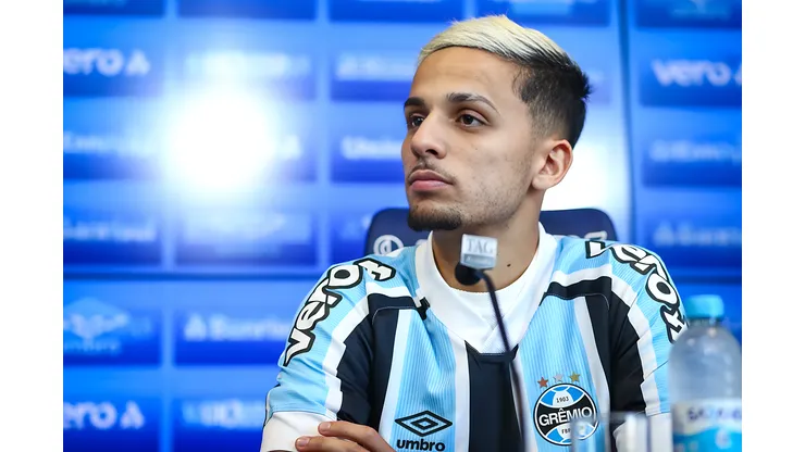 Gremio apresenta o atacante Gabriel Teixeira como reforço para a temporada 2022. Atacante foi envolvido em 'B.O' no Bahia. FOTO: LUCAS UEBEL/GREMIO FBPA