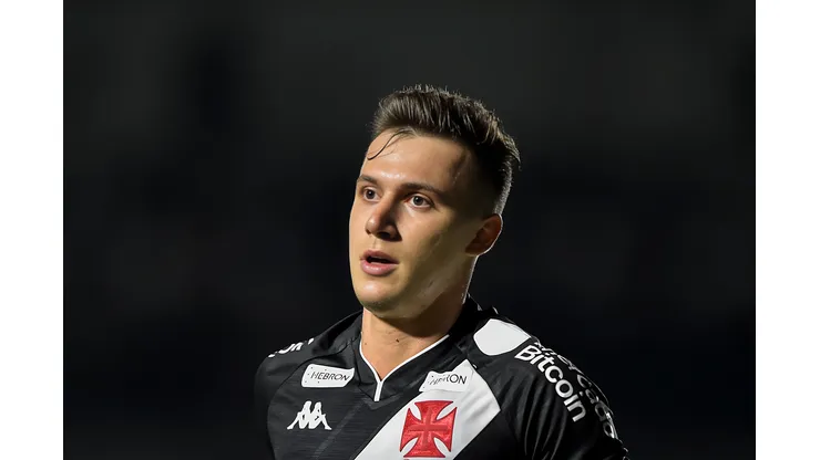 Lucas Piton jogador do Vasco durante partida contra o Resende no estádio São Januário pelo campeonato Carioca 2023. Vasco definiu situação do titular. Foto: Thiago Ribeiro/AGIF