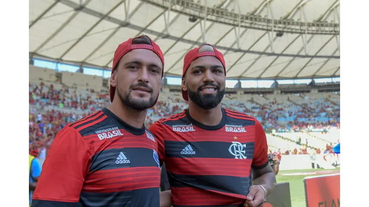 Apresentação de Gabigol e De Arrascaeta a torcida do Flamengo em 2019.