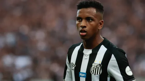 Rodrygo jogando pelo Santos durante partida contra o Corinthians no estádio Arena Corinthians pelo campeonato Paulista 2019