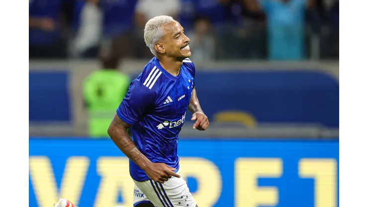 Matheus Pereira jogador do Cruzeiro comemora seu gol durante partida contra o Tombense no estadio Mineirao pelo campeonato Mineiro 2024