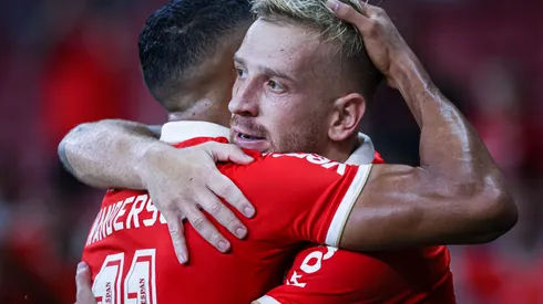 Pedro Henrique quando era jogador do Internacional comemora seu gol com Wanderson jogador da sua equipe durante partida contra o Caxias no estadio Beira-Rio pelo campeonato Gaucho 2023. Atacante pode ganhar espaço no Timão. Foto: Maxi Franzoi/AGIF