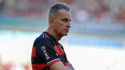Rodolfo Landim acompanhou de perto o treino do Flamengo – Foto: Thiago Ribeiro/AGIF