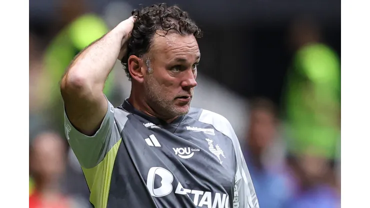 Gabriel Milito tecnico do Atletico-MG durante partida contra o Cruzeiro no estadio Arena MRV pelo campeonato Mineiro 2024. Gilson Lobo/AGIF