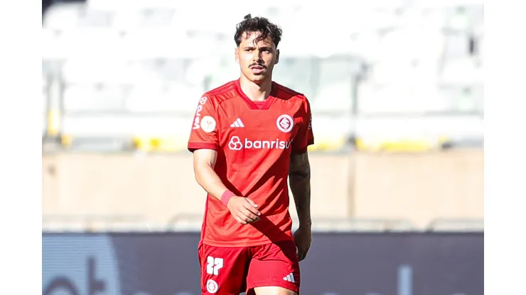 Maurício jogador do Internacional