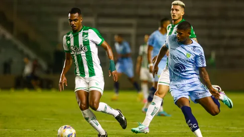 Caique jogador do Juventude durante partida contra o Ypiranga no estadio Alfredo Jaconi pelo campeonato Gaucho 2024. Atleta pode fechar com o Vascão. Foto: Luiz Erbes/AGIF