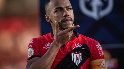Marlon Freitas jogador do Atletico-GO durante partida contra o Fortaleza no estadio Antonio Accioly pelo campeonato Brasileiro A 2022. Volante deve ser contratado. Foto: Heber Gomes/AGIF