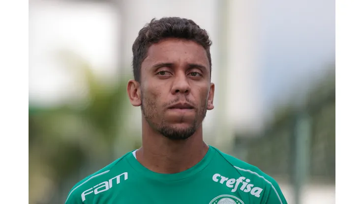 Marcos Rocha durante treino do Palmeiras no CT Academia de Futebol. Atleta é contestado por torcedores. Foto: Marcello Zambrana/AGIF