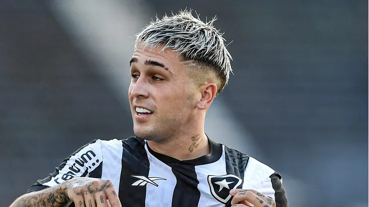 Estrangeiros querem Diego Hernández, do Botafogo.