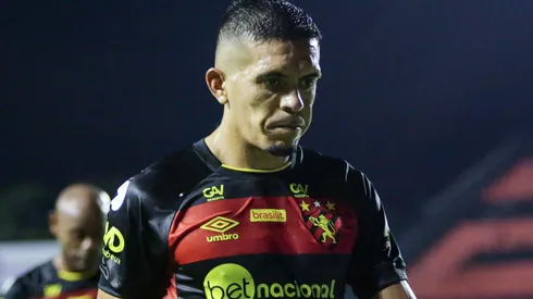 Igor Cariús durante confronto contra a Tombense na Série B de 2023.