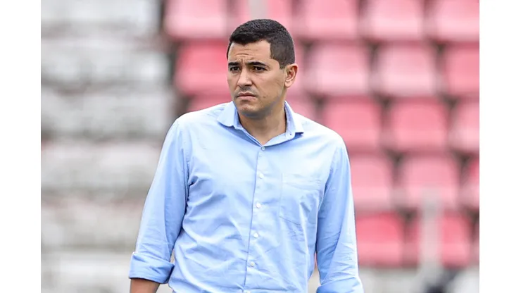Pedro Martins durante confronto contra o Athletic no Campeonato Mineiro de 2024.