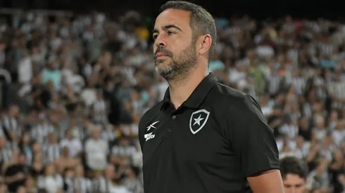 Artur Jorge pode receber uma punição – Foto: Thiago Ribeiro/AGIF