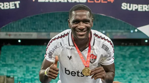 Zapata teve uma passagem apagada pelo Vitória – Foto: Reprodução/Instagram