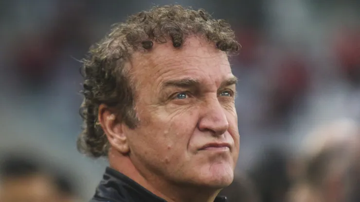 Cuca e cia recebem o time paraguaio na Ligga Arena.