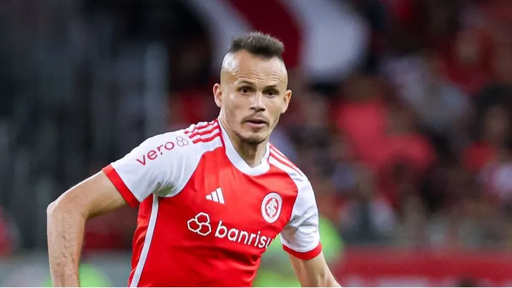 Renê pode renovar o Internacional.