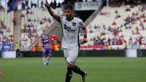 Romero vai encarar seu irmão gêmio pela primeira vez na carreira.