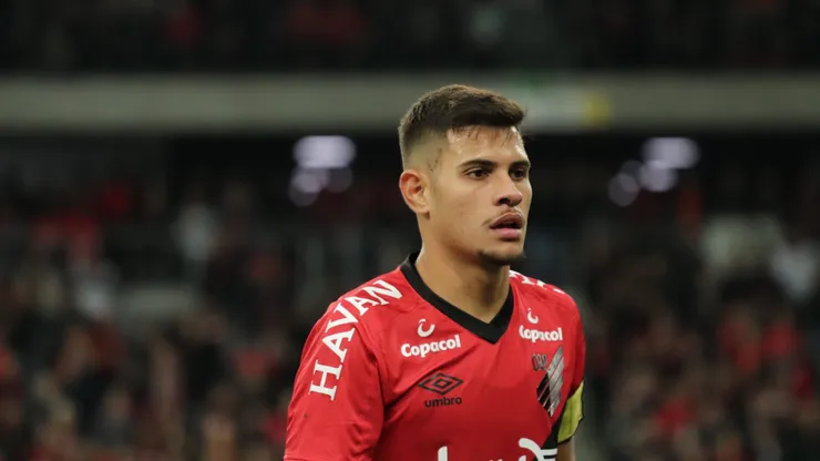Bruno Guimaraes do Athletico-PR durante partida contra o Gremio no estadio Arena da Baixada pelo campeonato Copa do Brasil 2019. Meia deve jogar pelo City.