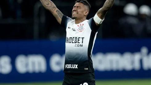 Paulinho se despede do Corinthians.