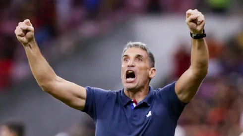 Juan Pablo Vojvoda tecnico do Fortaleza durante partida contra o Sport no estadio Arena Pernambuco pelo campeonato Copa Do Nordeste 2024. Rafael Vieira/AGIF