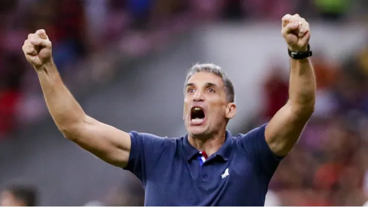 Juan Pablo Vojvoda tecnico do Fortaleza durante partida contra o Sport no estadio Arena Pernambuco pelo campeonato Copa Do Nordeste 2024. Rafael Vieira/AGIF